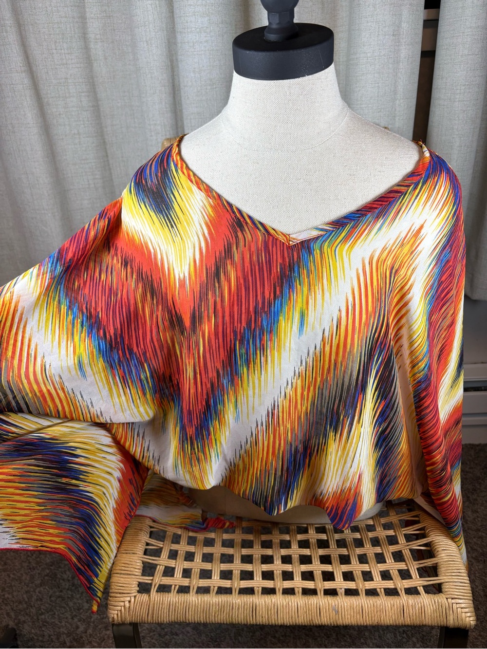 cha cha vente Multicolor V-Neck Tunic Top